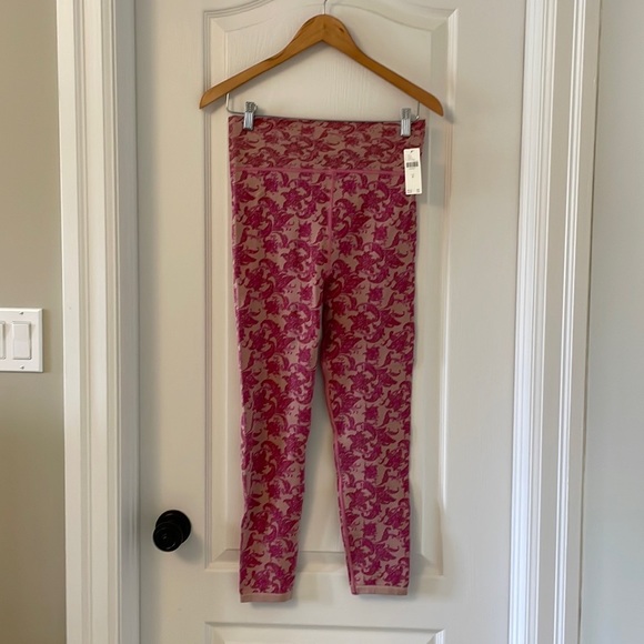 NEW!  ANTHROPOLOGIE Daily Practice Pink Jacquard leggings, size M. - Picture 3 of 7